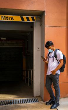 Boarding Schools’ 2025-26 Cell Phone & Social Media Policies: What’s Changing